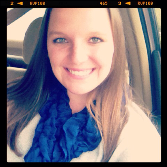 Profile Picture of Haley Hollis (@haleymichele) on Poshmark