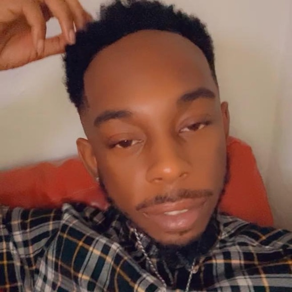 Profile Picture of Aaron Tarrant (@tarrantaaron) on Poshmark
