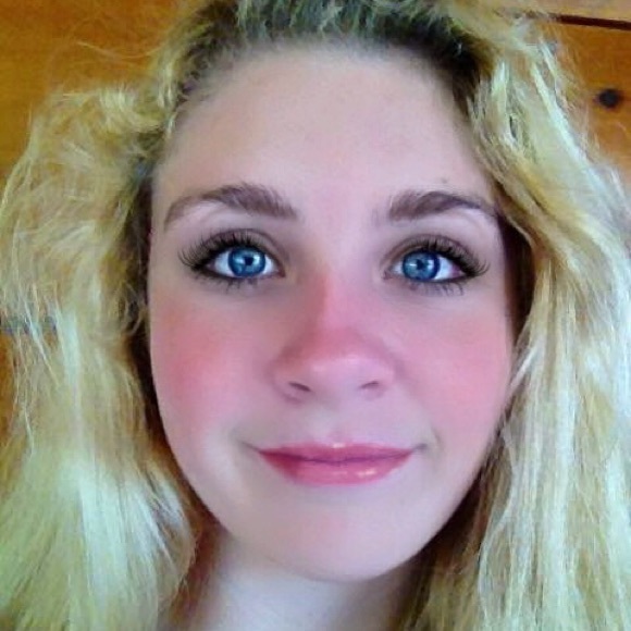Profile Picture of Crystal Coyle (@crystalheart9) on Poshmark