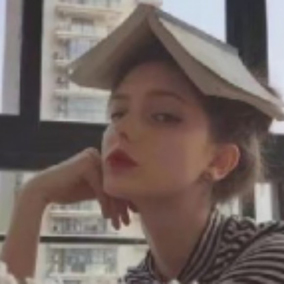 Profile Picture of Orelia Richard (@oreliasj637) on Poshmark