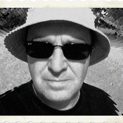 Profile Picture of Tom Yeates (@brokedigdog) on Twitter