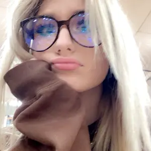 Profile Picture of BENZ 🤍🤍 (@miabenzfanpage) on Tiktok