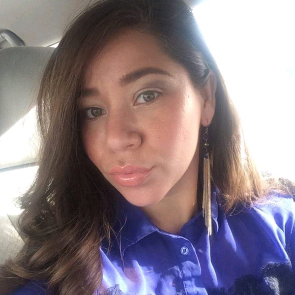 Profile Picture of Wendy Lamas (@wendybeast) on Poshmark