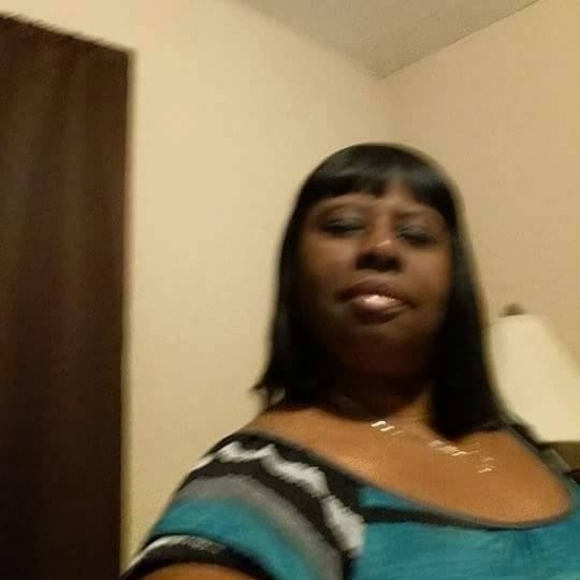 Profile Picture of Salita Algere-mason (@salitamason) on Poshmark