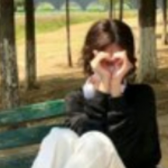 Profile Picture of Chiarra Andrew (@chiarra9ya) on Poshmark