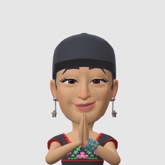 Profile Picture of Dina Issa (@idina013) on Poshmark