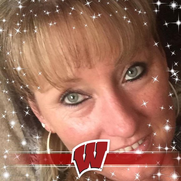 Profile Picture of Roxanne Smart (@78smiley) on Poshmark