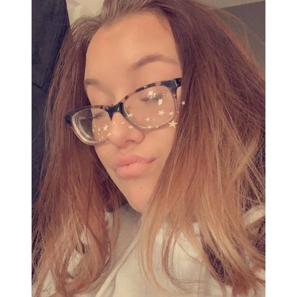 Profile Picture of Sarah Titchner (@sarahtitchner) on Poshmark