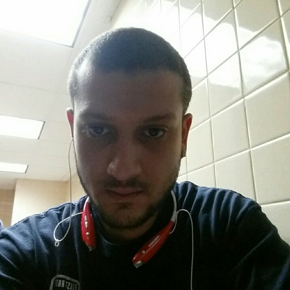 Profile Picture of Michael Nikolic (@parneja85) on Poshmark