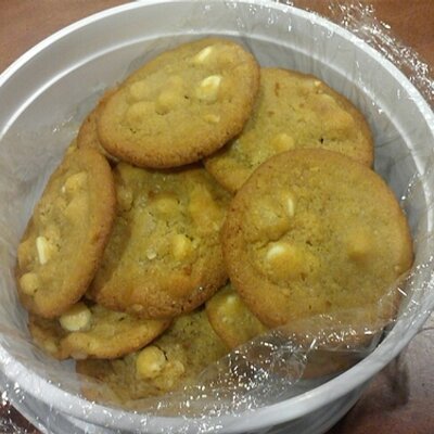 Profile Picture of David Verba (@davidkickskids) on Twitter