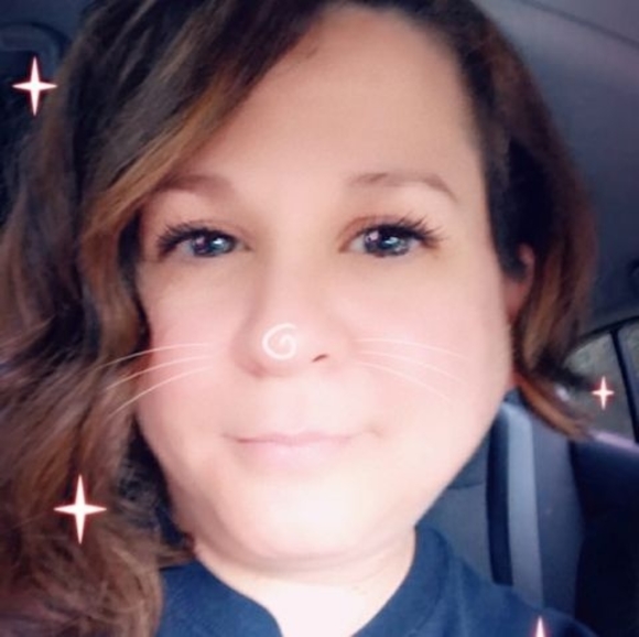 Profile Picture of Cindy Larsen (@cindylarsen13) on Poshmark