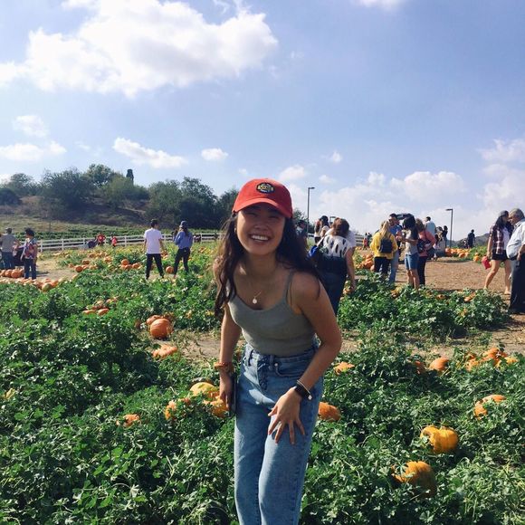 Profile Picture of Andrea Arakaki (@andreaarakaki) on Poshmark