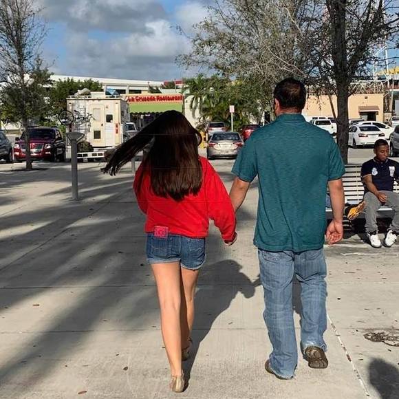 Profile Picture of Lucia Licea licea (@lucylll) on Poshmark