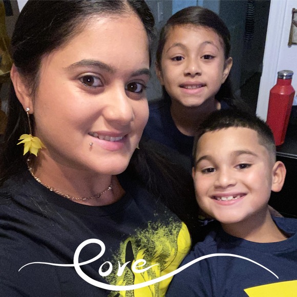 Profile Picture of Greishan Liz (@greishanliz) on Poshmark