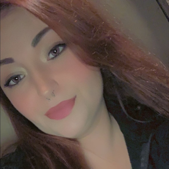 Profile Picture of Bryanna Listvan (@bryannasuee) on Poshmark