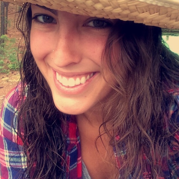 Lillee Tissot - Poshmark Profile Picture of Lillee Tissot (@likleetissot) on Poshmark