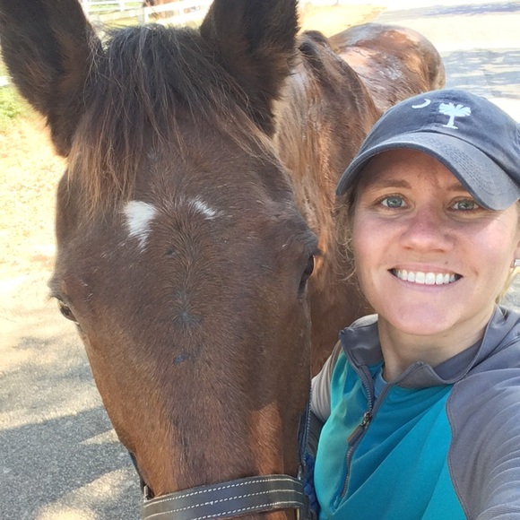 Profile Picture of Angela Bellantone (@abellantone) on Poshmark