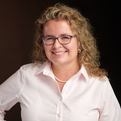 Profile Picture of Carrie Campbell (@AHolisticLawyer) on Twitter