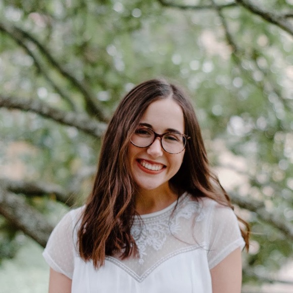 Profile Picture of Hailey Armstrong (@haileyarm) on Poshmark