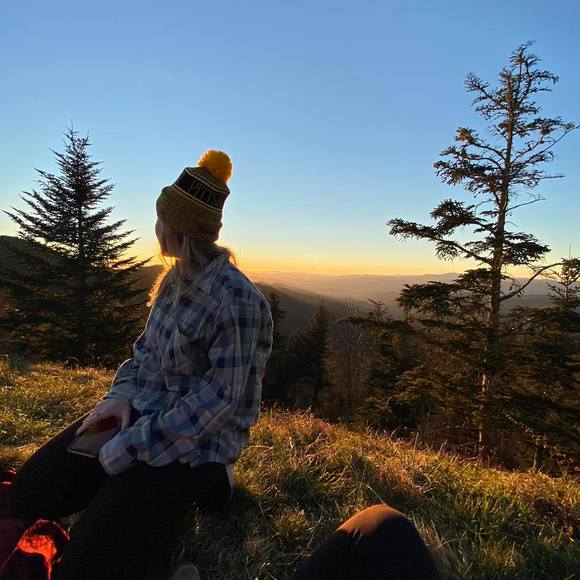 Marissa Mitchler - Poshmark Profile Picture of Marissa Mitchler (@foxxygrandpa) on Poshmark