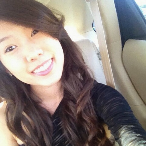 Profile Picture of Courtney Trinh (@coourtneytrinh) on Poshmark