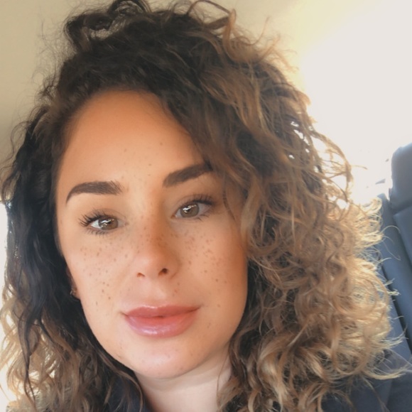 Profile Picture of Eileen Mccarthy (@eileenmccart618) on Poshmark