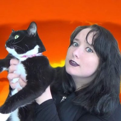 Profile Picture of Amy McLean  🎃 (@McLeanAmy) on Twitter