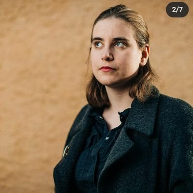 Profile Picture of Miranda Barrett (@MirandaB_Writes) on Twitter