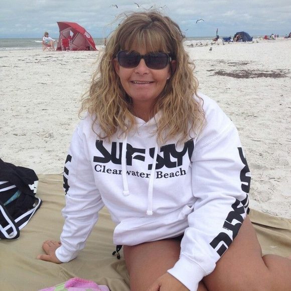 Stacy Simoneau hutchinson - Poshmark Profile Picture of Stacy Simoneau hutchinson (@stacysimonea563) on Poshmark