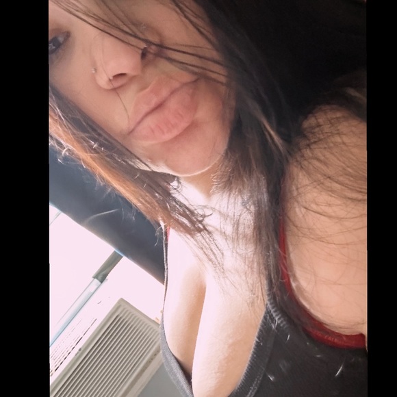Profile Picture of Gyavonna Kiernan (@gyavonnakiernan) on Poshmark