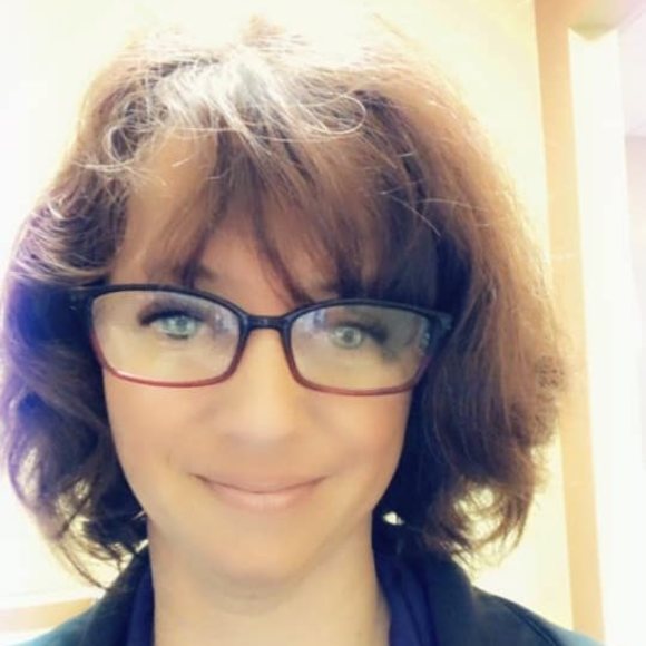 Profile Picture of Kim Maxwell (@ksmaxwell10) on Poshmark