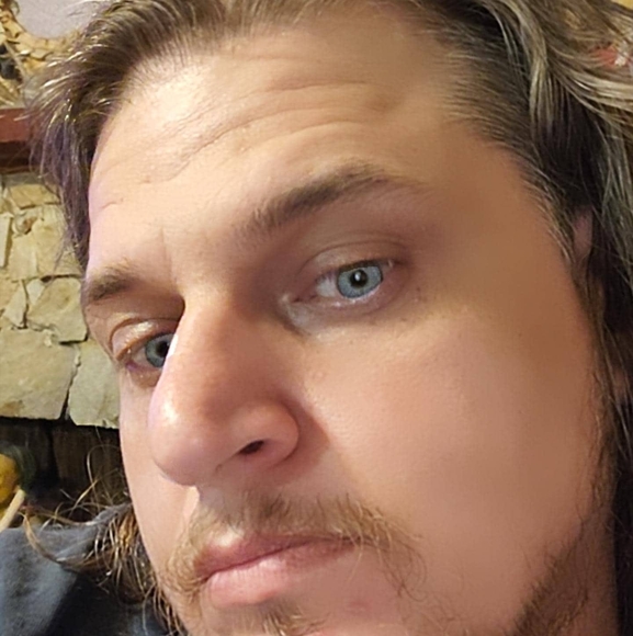 Marc Simmler - Poshmark Profile Picture of Marc Simmler (@johnteate800) on Poshmark