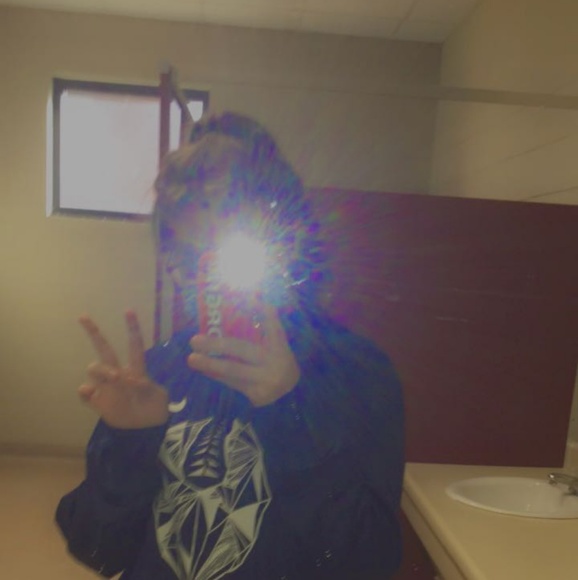 Profile Picture of Jamie James (@jamierayjames26) on Poshmark