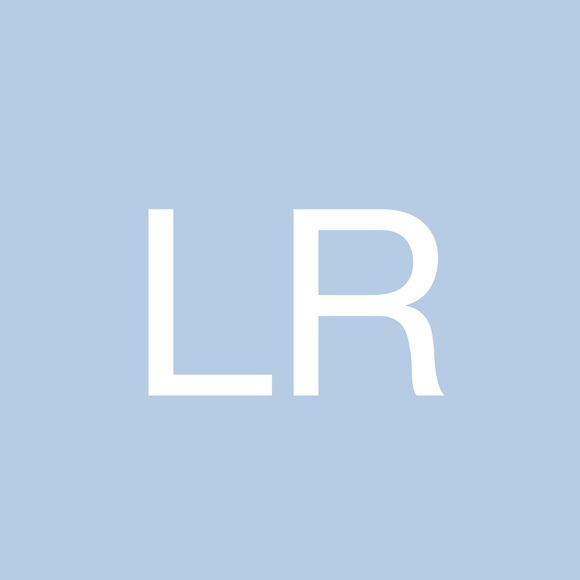 Profile Picture of Leah Rowbotham (@leahejr46) on Poshmark