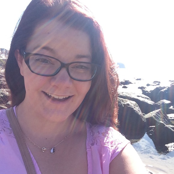 Profile Picture of Melanie Nuthals (@mnuthals) on Poshmark