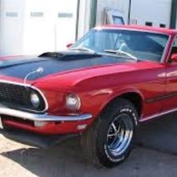 Profile Picture of James Reinhart (@james_reinhart) on Poshmark