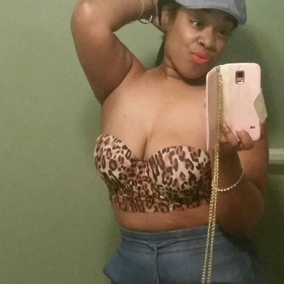 Profile Picture of Aisha Scott (@aisha08) on Poshmark