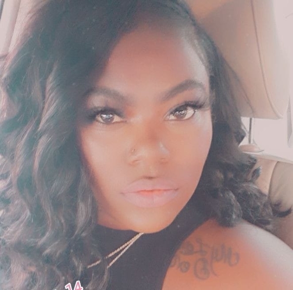 Profile Picture of Dominique Mamon (@dominiquemamon) on Poshmark