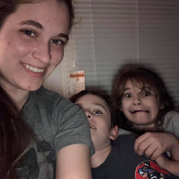 Profile Picture of Danielle Winsett (@daniellewinsett) on Poshmark