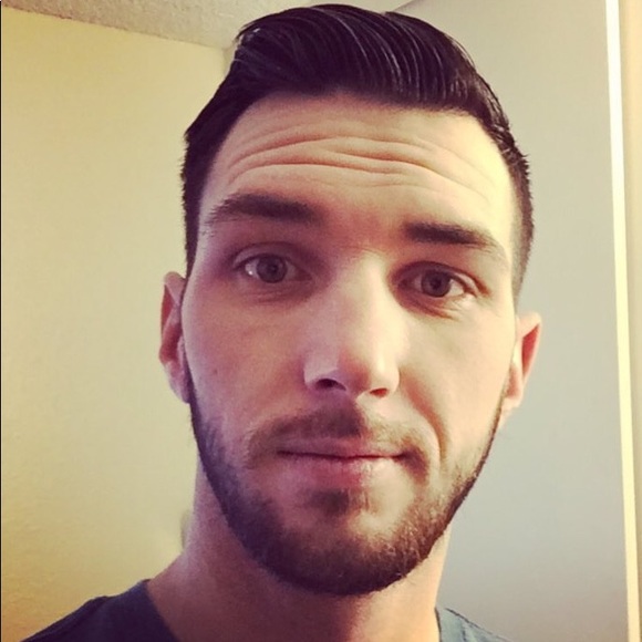 Jerry Taylor - Poshmark Profile Picture of Jerry Taylor (@madskater1291) on Poshmark