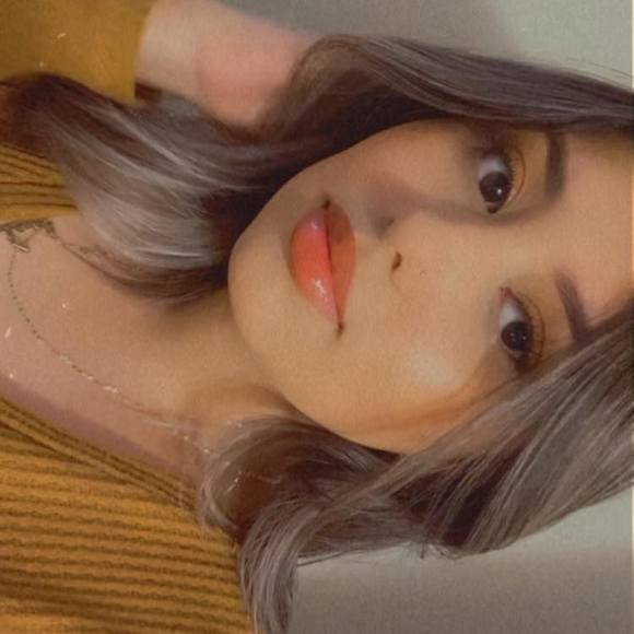Profile Picture of Aixel Casas (@aixel_casas) on Poshmark