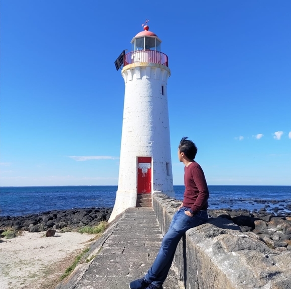 Profile Picture of Peter Hui (@loonbi) on Poshmark