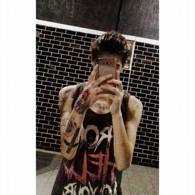 Profile Picture of Alenadro Robles (@Tom61792119) on Twitter