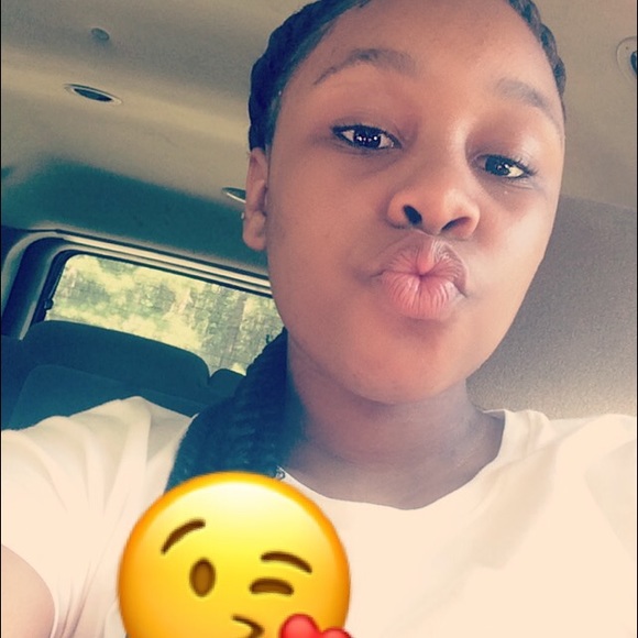 Profile Picture of Kenniah Berry (@kenniahberry13) on Poshmark