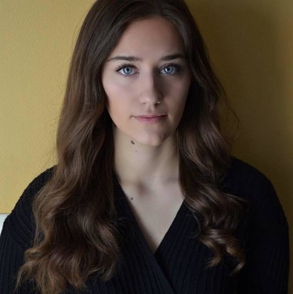 Profile Picture of Libby Foelker (@fable2225) on Poshmark