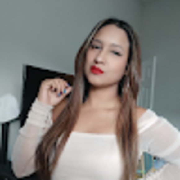 Profile Picture of Leidy Ramos (@leidyramos0329) on Poshmark