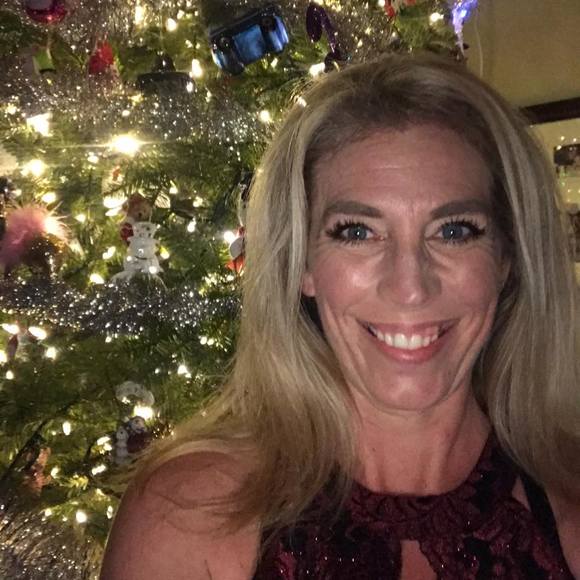 Profile Picture of Jeanine James pells (@jeaninejames513) on Poshmark