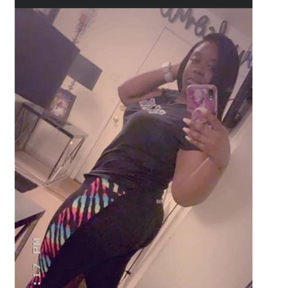 Profile Picture of Fredkeia Tykyra (@tut_tut16) on Poshmark