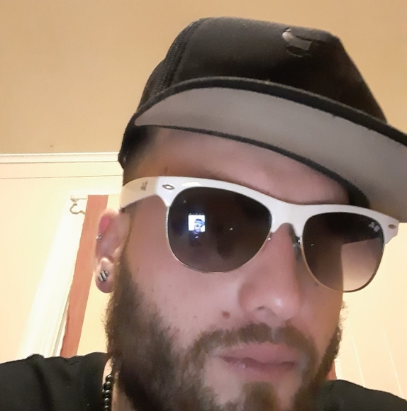 Profile Picture of Kenneth Tyler (@tylerkenneth87) on Poshmark