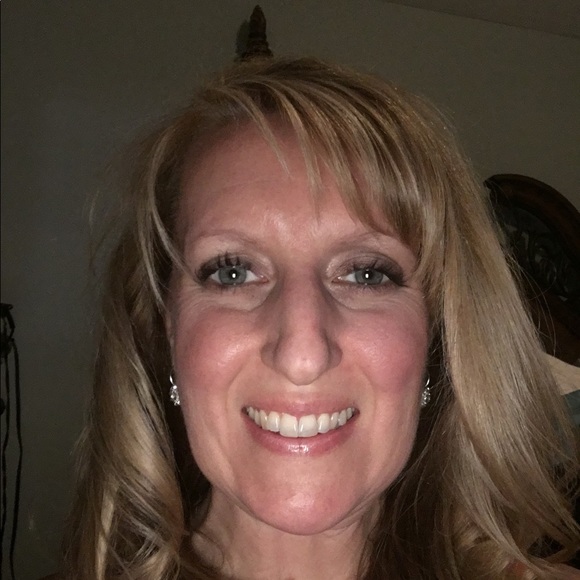 Profile Picture of Jaime Marino-freetage (@jaimemarino) on Poshmark
